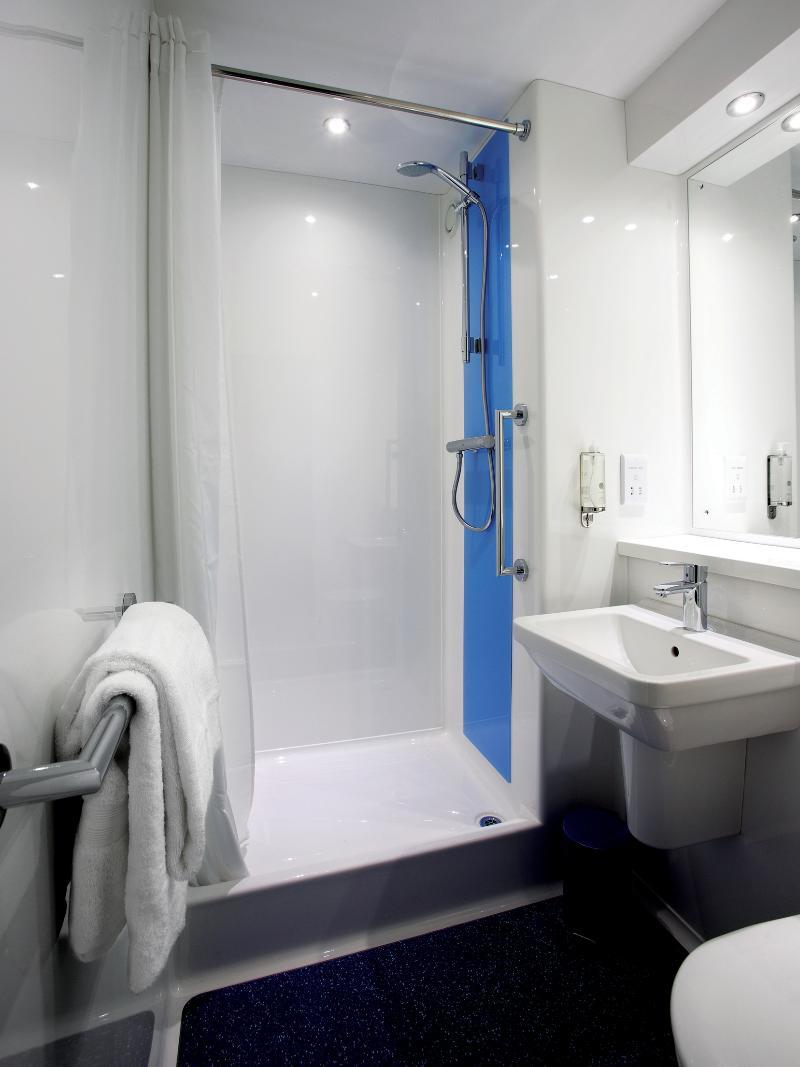 Travelodge London Richmond Central Esterno foto